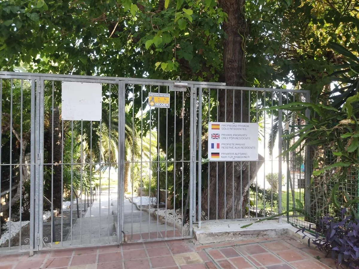 Bungalow Torre De La Roca 토레몰리노스
